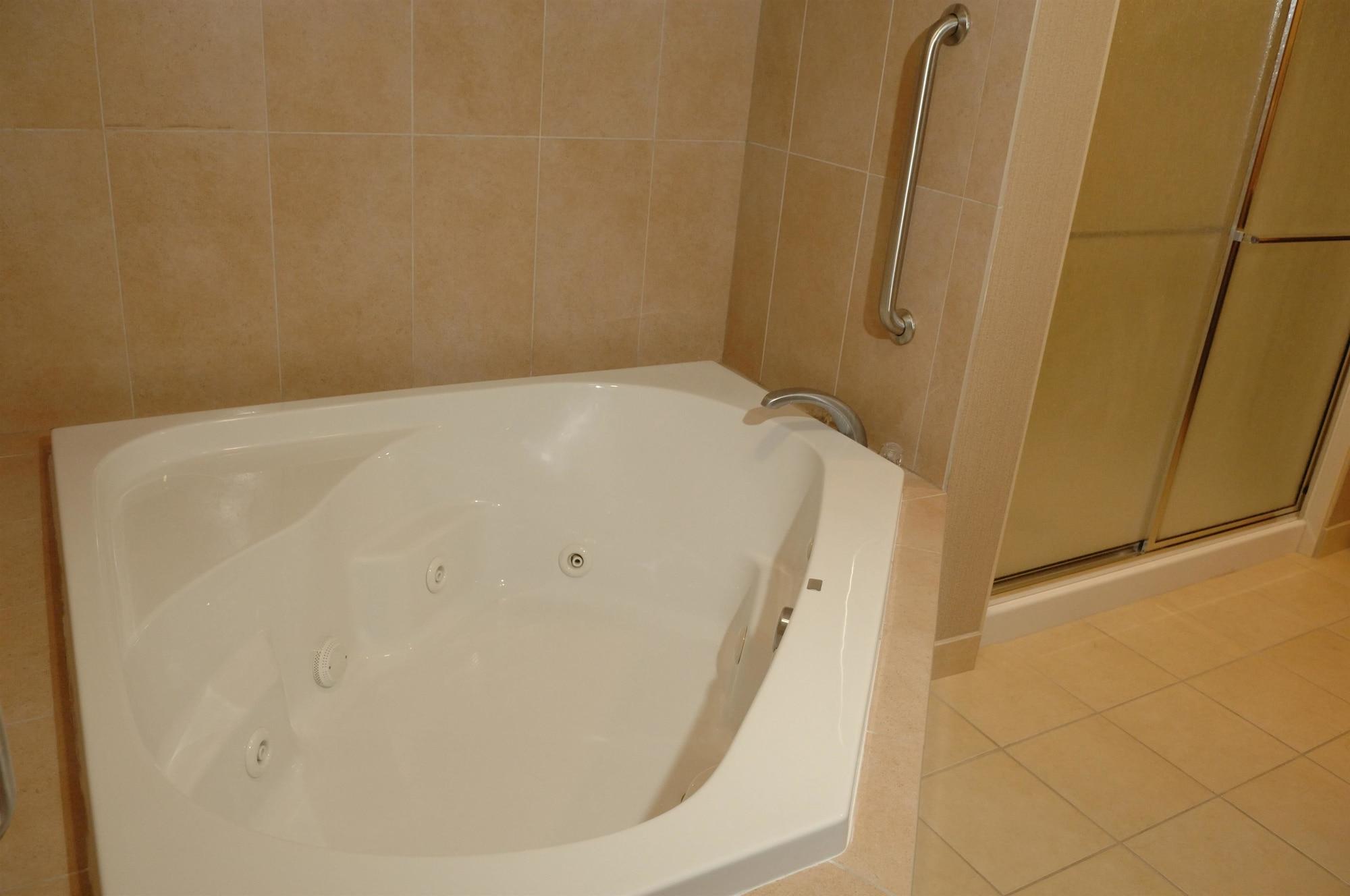 Hampton Inn Уотертаун Экстерьер фото