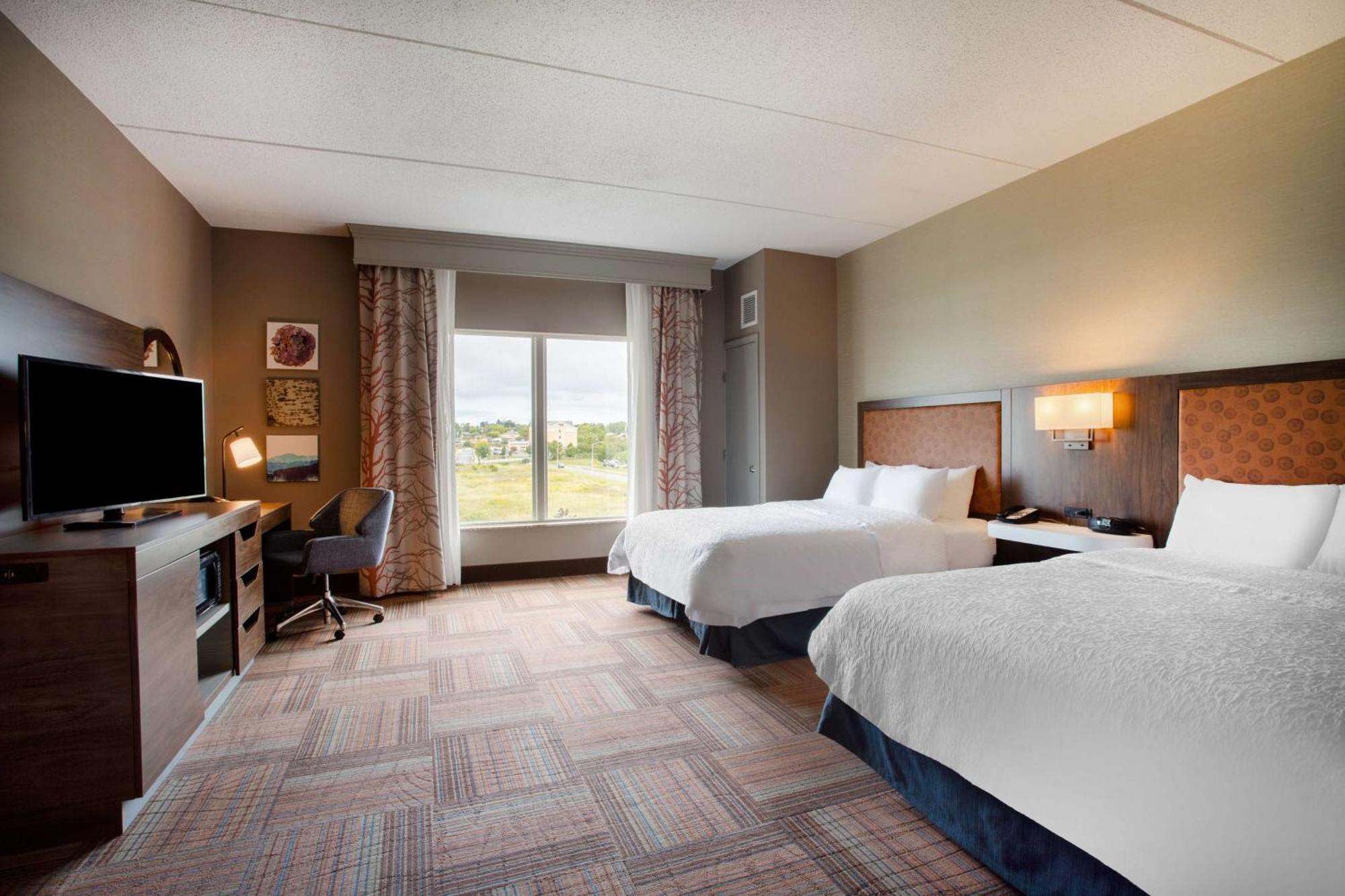 Hampton Inn Уотертаун Экстерьер фото