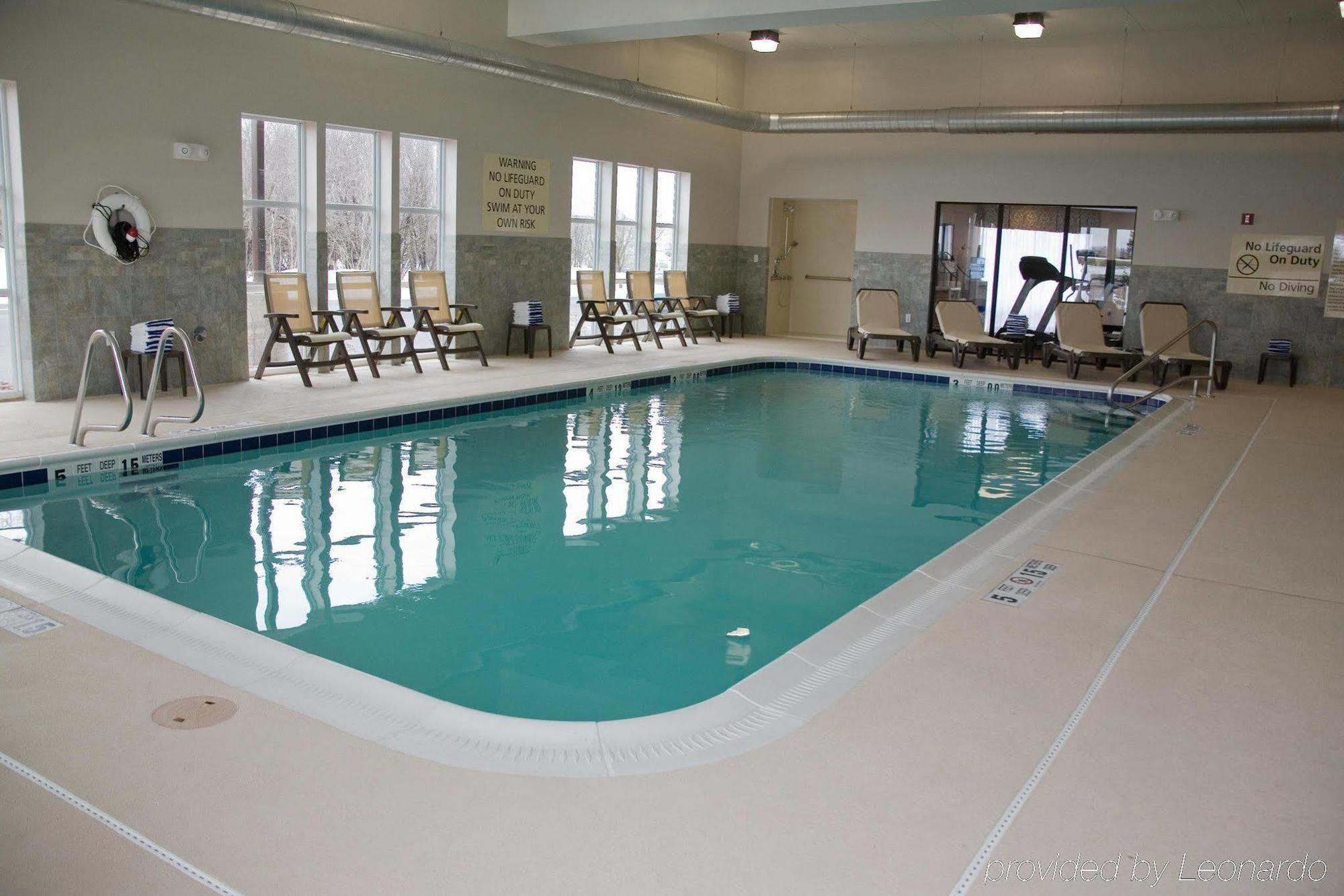 Hampton Inn Уотертаун Удобства фото