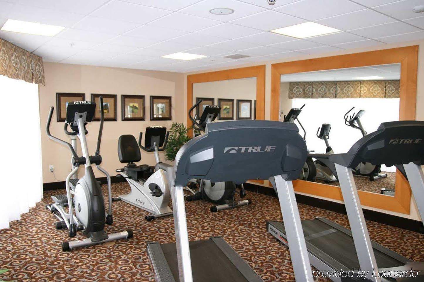 Hampton Inn Уотертаун Удобства фото